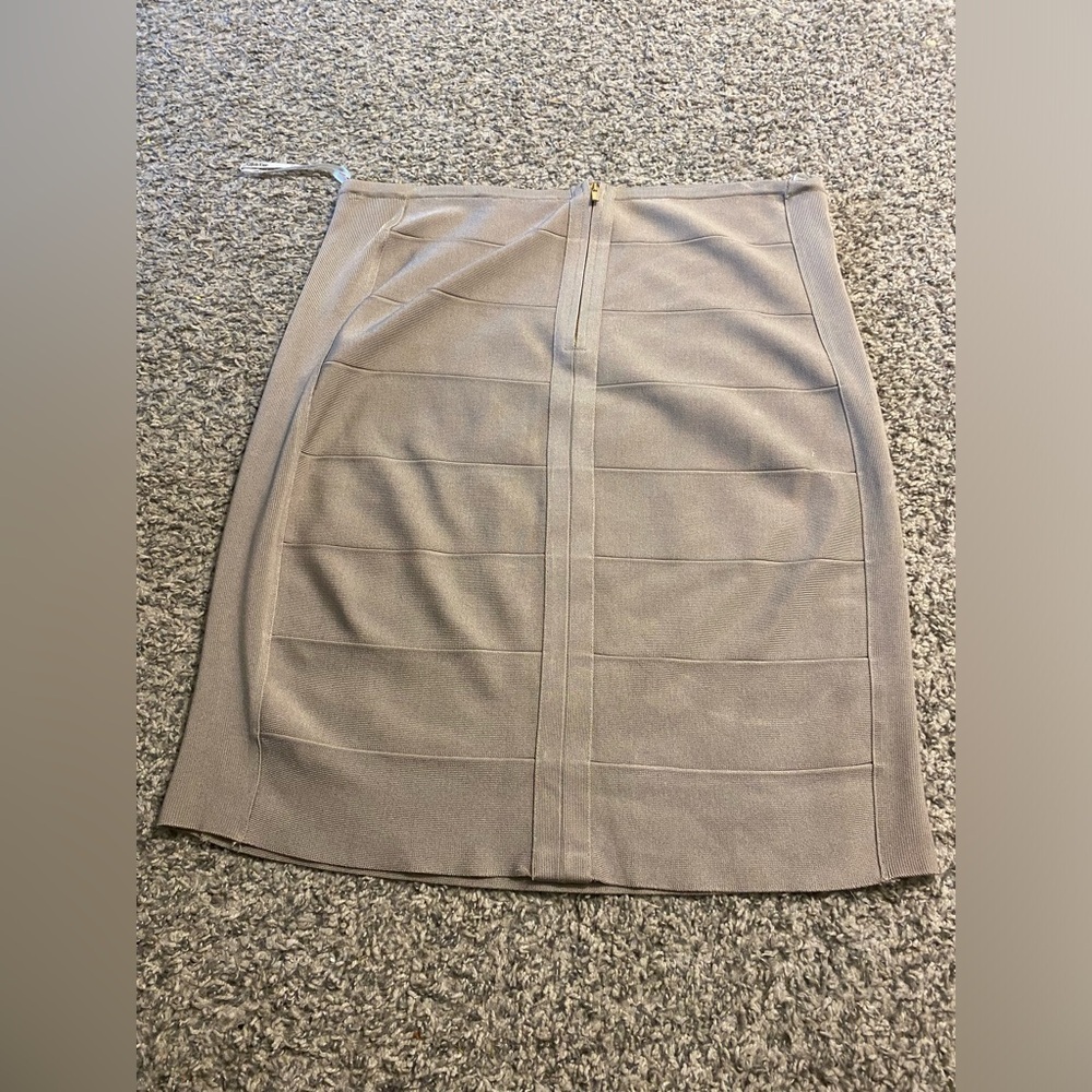 Calvin Klein tan bodycon ribbed pencil skirt | Size Large - Picture 4 of 6